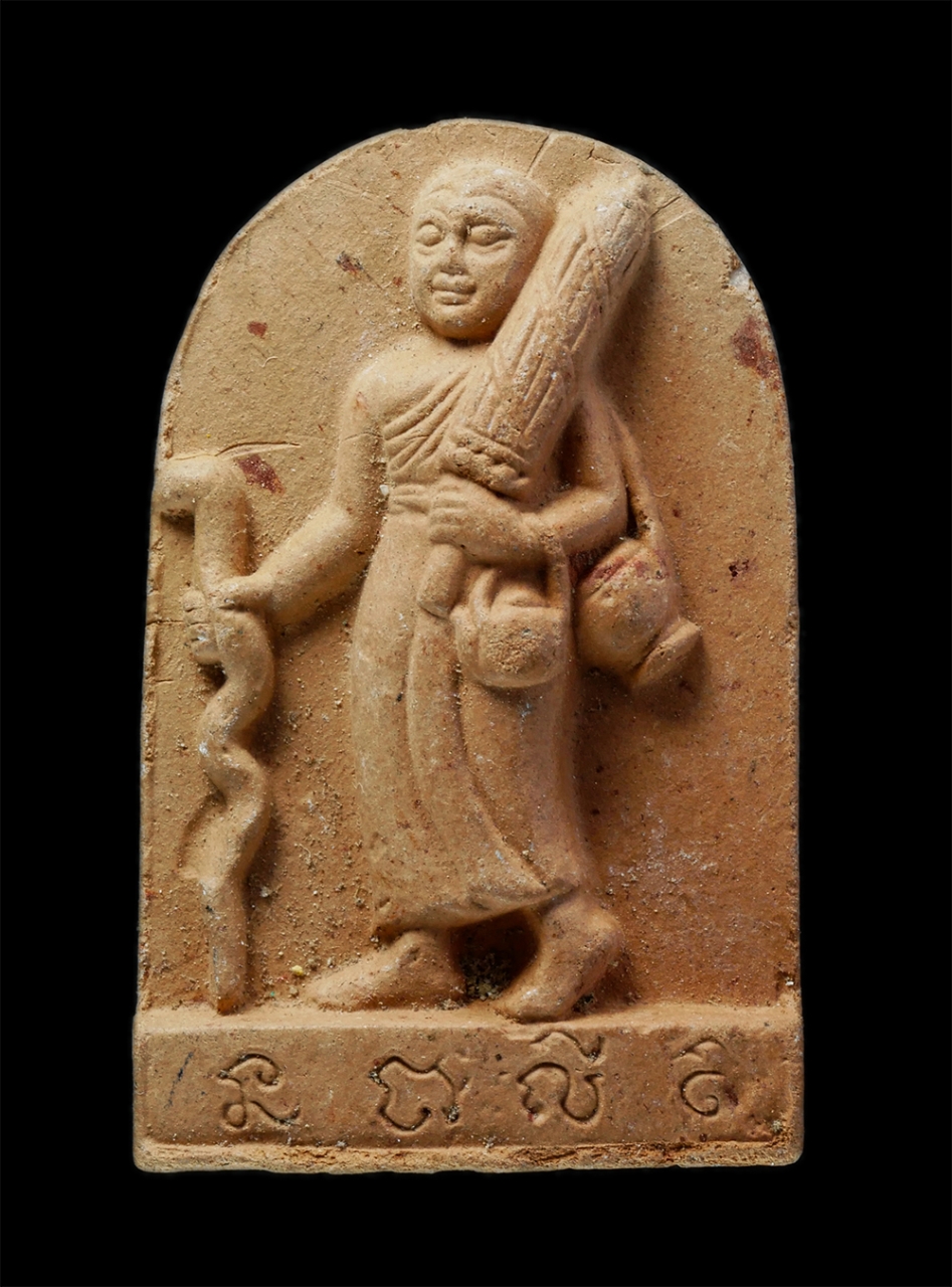 พระผงกล่องขาว17 (29)p.jpg - พระสิวลี นะชาลีติ หลัง พญาเต่าเรือน หลวงปู่หลิว วัดไร่แตงทอง จ.นครปฐม ออกวัดห้วยผักชี จ.นครปฐม  เนื้อดินเผา | https://kamulet.in.th